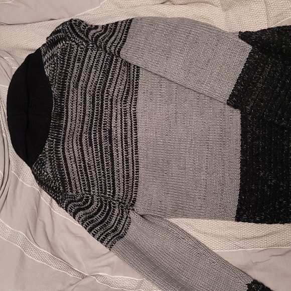 Rw & Co button up sweater - Picture 3 of 7